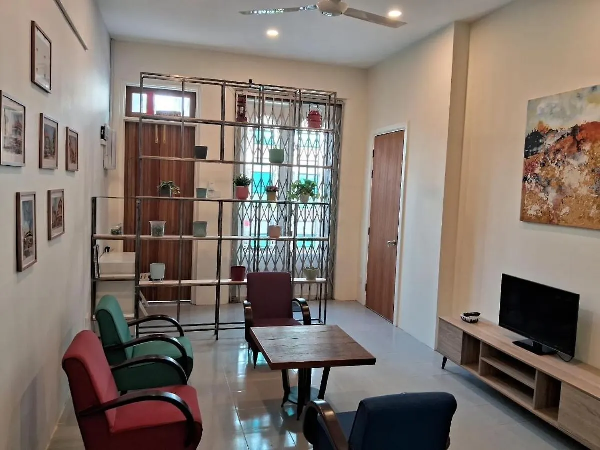 Georgetown Vintage Garden 5Pax 2Br Homestay